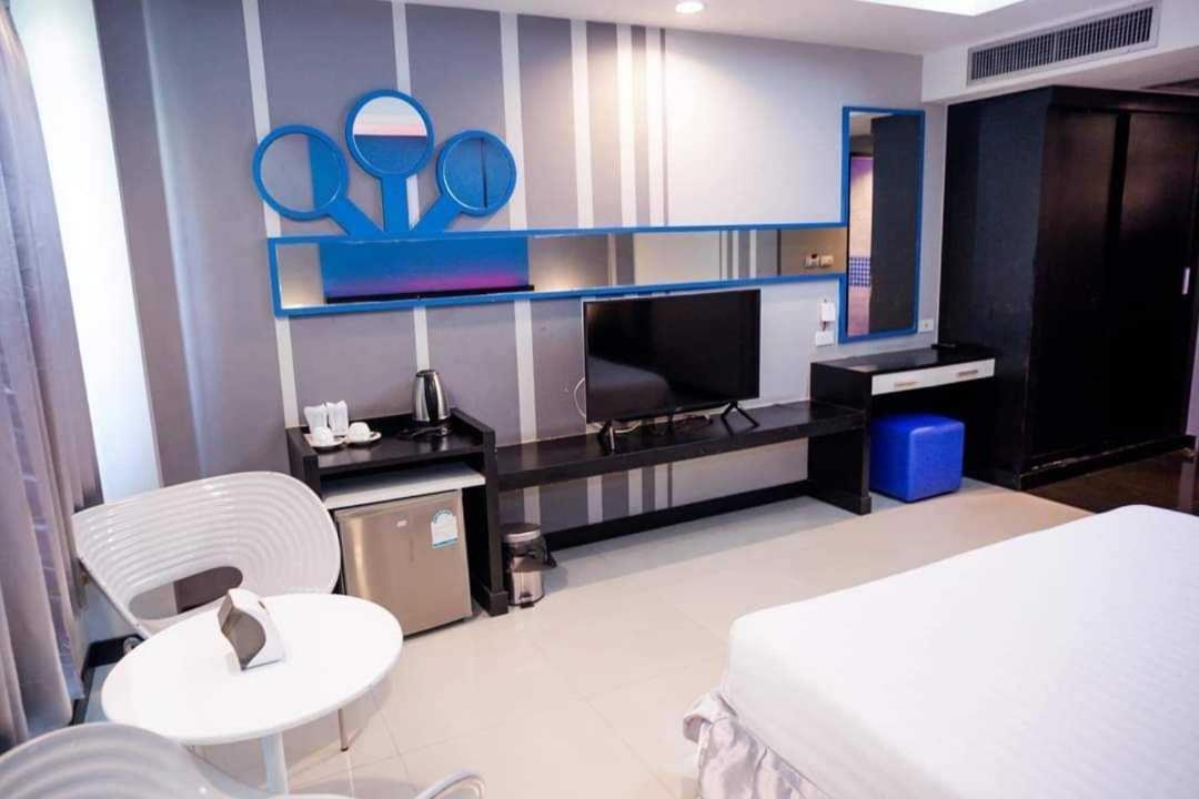 סופאן בורי Capital O 75514 Vasidtee City Hotel מראה חיצוני תמונה