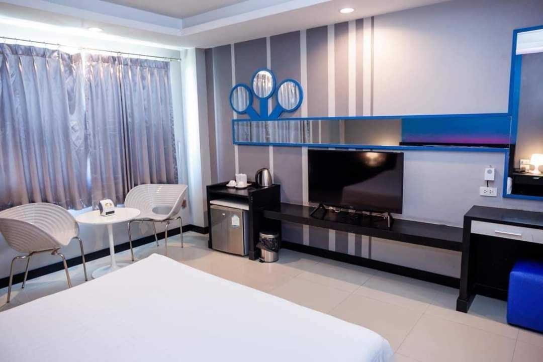 סופאן בורי Capital O 75514 Vasidtee City Hotel מראה חיצוני תמונה