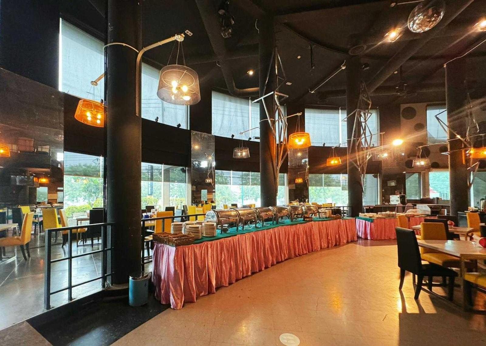 סופאן בורי Capital O 75514 Vasidtee City Hotel מראה חיצוני תמונה
