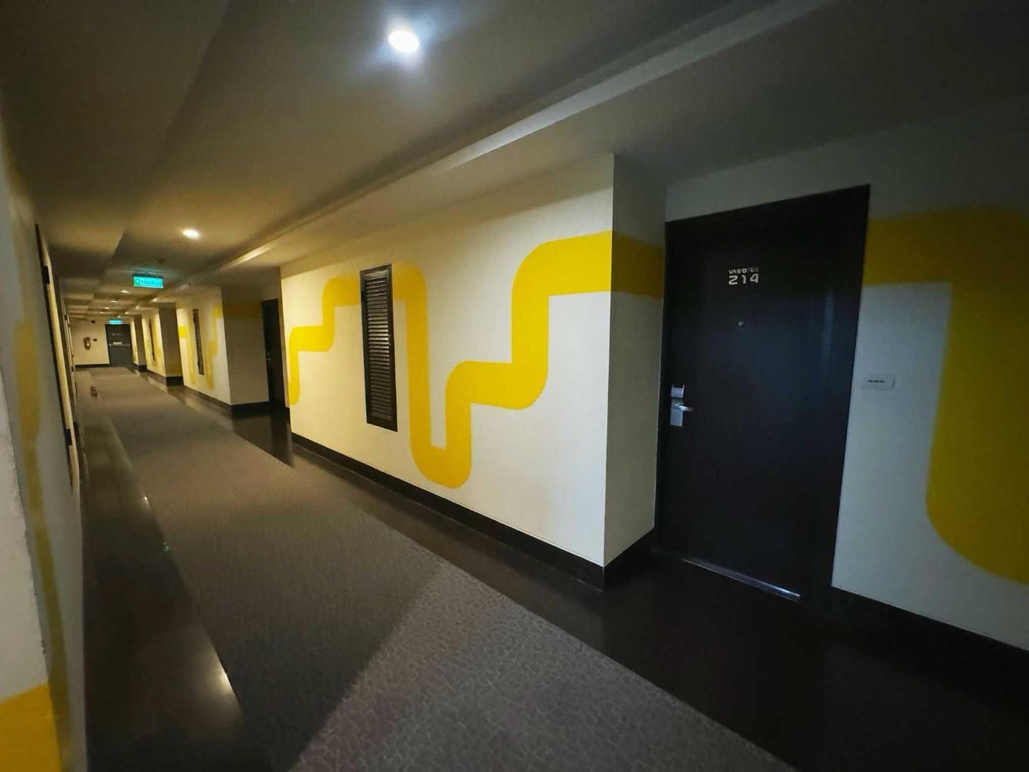 סופאן בורי Capital O 75514 Vasidtee City Hotel מראה חיצוני תמונה