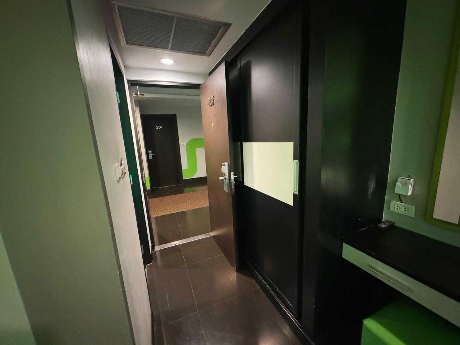 סופאן בורי Capital O 75514 Vasidtee City Hotel מראה חיצוני תמונה