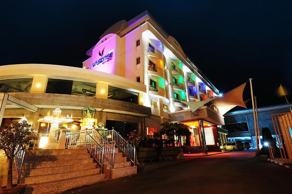 סופאן בורי Capital O 75514 Vasidtee City Hotel מראה חיצוני תמונה